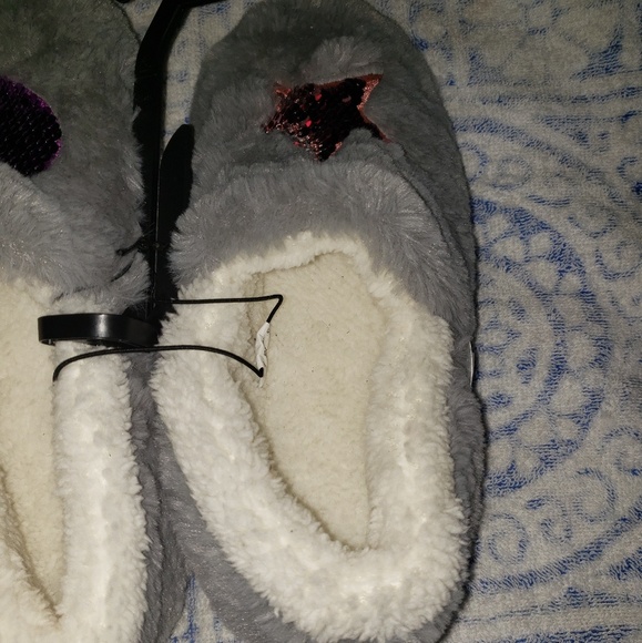 Slippers - Picture 4 of 4